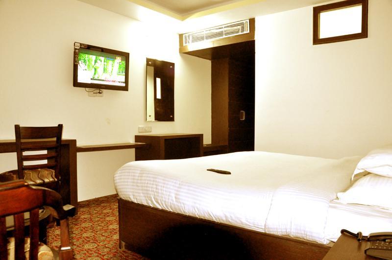 Hotel Trinetar Resorts Batoti Extérieur photo