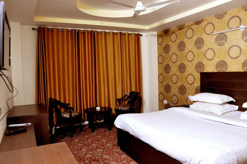 Hotel Trinetar Resorts Batoti Extérieur photo