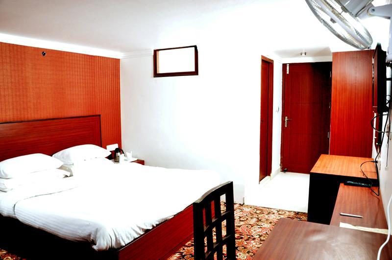 Hotel Trinetar Resorts Batoti Extérieur photo