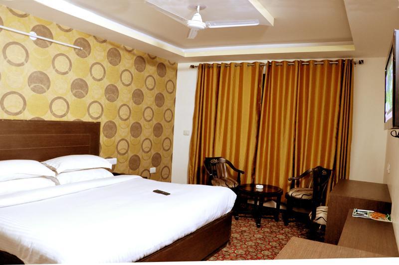 Hotel Trinetar Resorts Batoti Extérieur photo