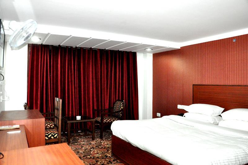 Hotel Trinetar Resorts Batoti Extérieur photo